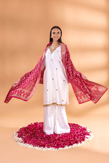 Chaand Mirror Kurta Set With Dupatta