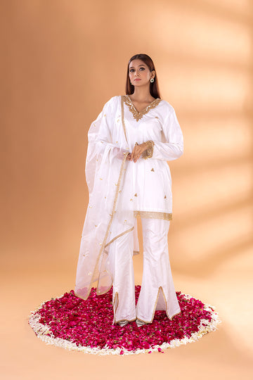 Chaand Zardosi Butta Silk Kurta Set With Dupatta